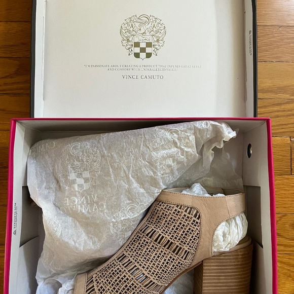 Vince Camuto Keannie Sandal Tipsy Taupe Nubuck 12M - Picture 1 of 3